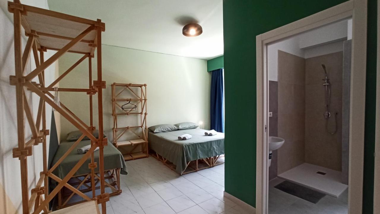 Casa Base Hotell Bari Exteriör bild